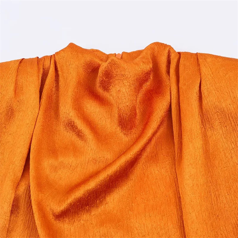 Top Satin Anudado a La Cintura.